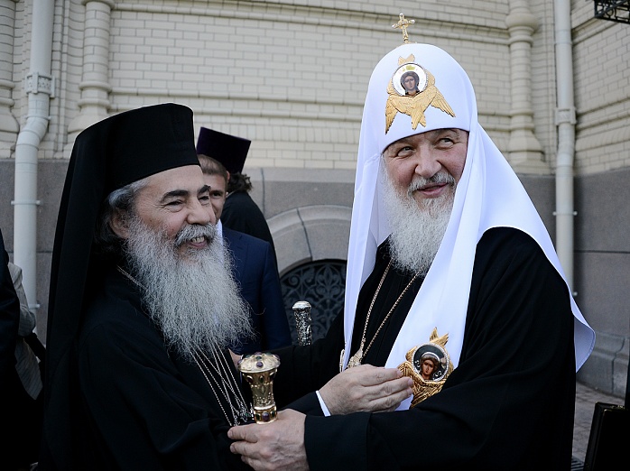 Блаженнейший Патриарх Иерусалимский и всей Палестины Феофил и Святейший Патриарх Московский и всея Руси Кирилл 